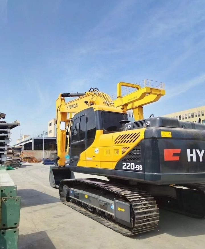 Hyundai R220-9S Crawler Excavator