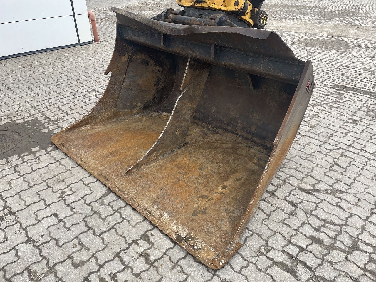 2024 Komatsu HB365LC-3EO Crawler Excavator