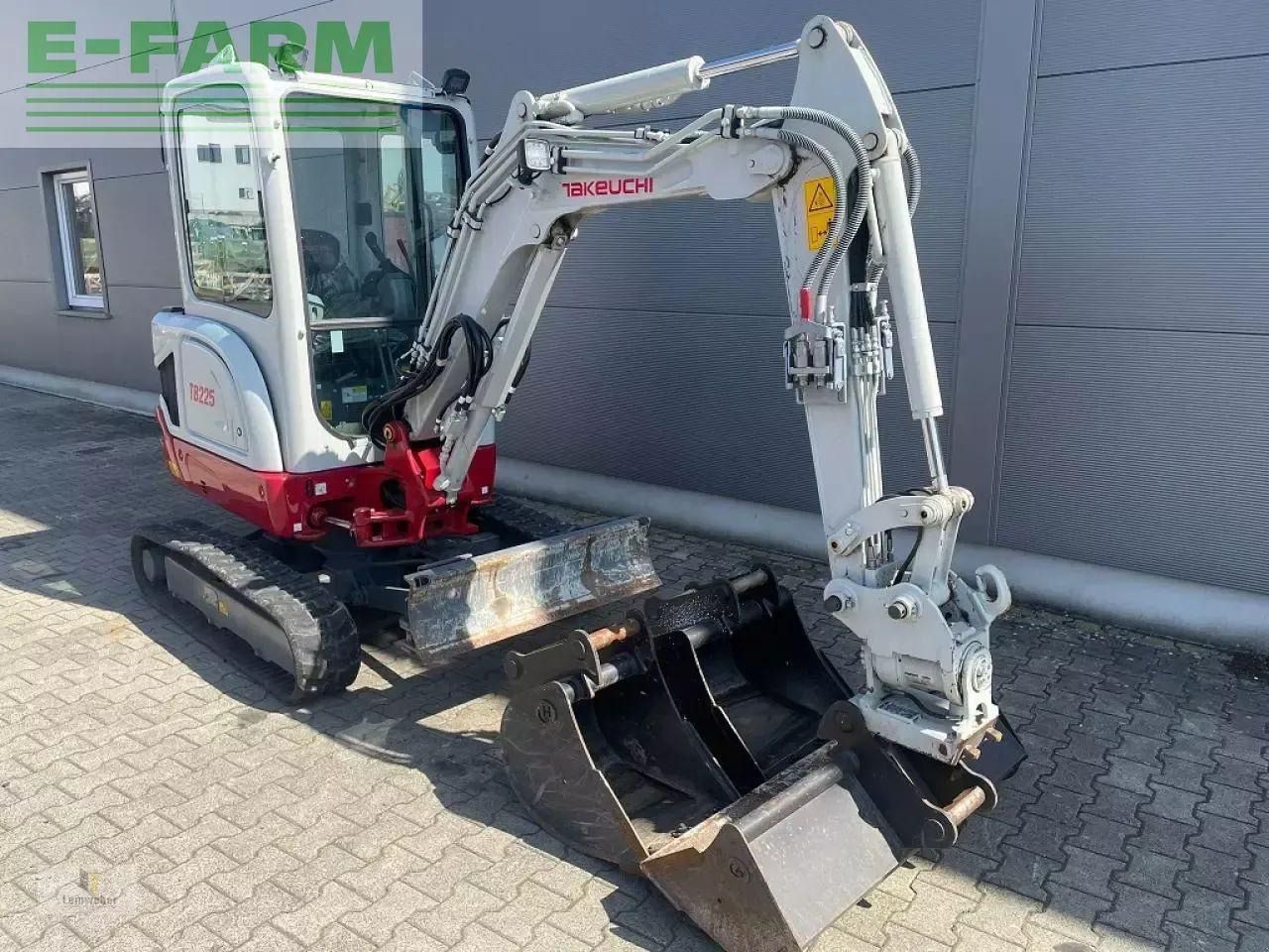 2022 Takeuchi TB225 V4 Mini Excavator
