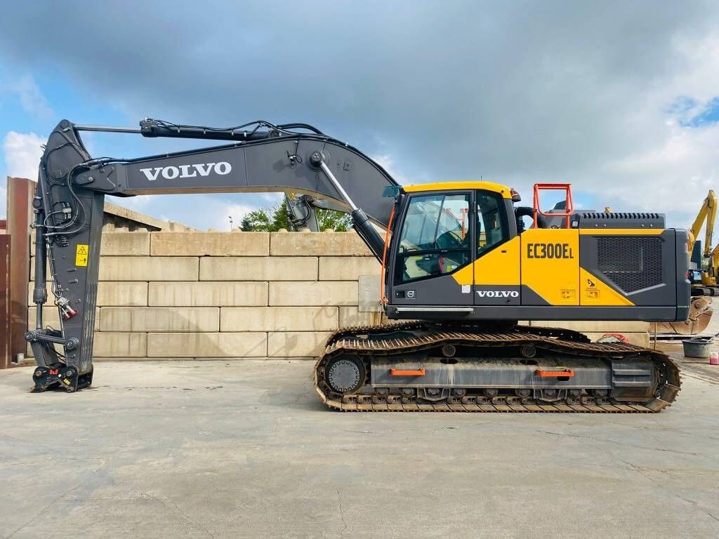 2023 Volvo EC300EL Crawler Excavator