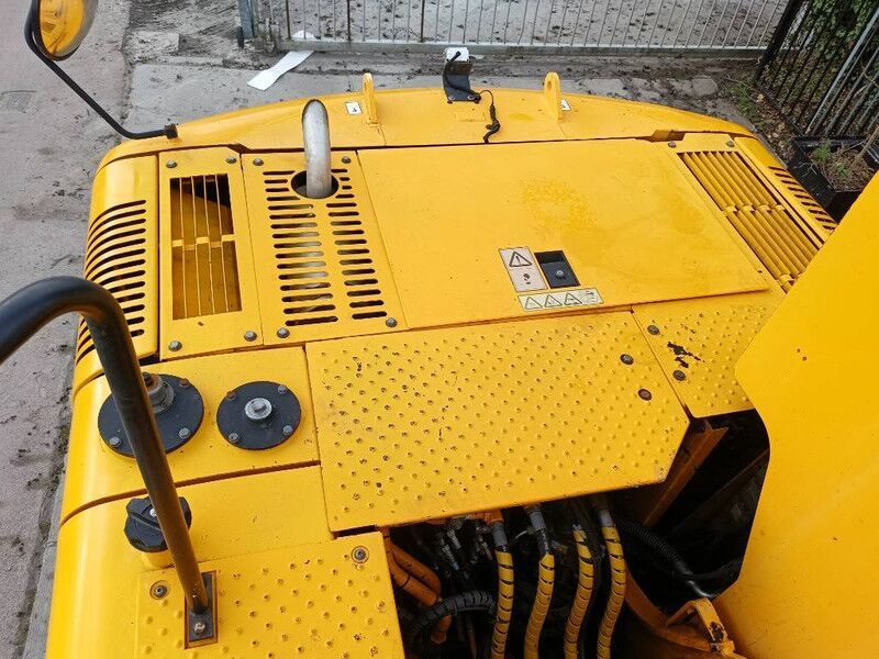 2011 JCB JS160W Material Handler