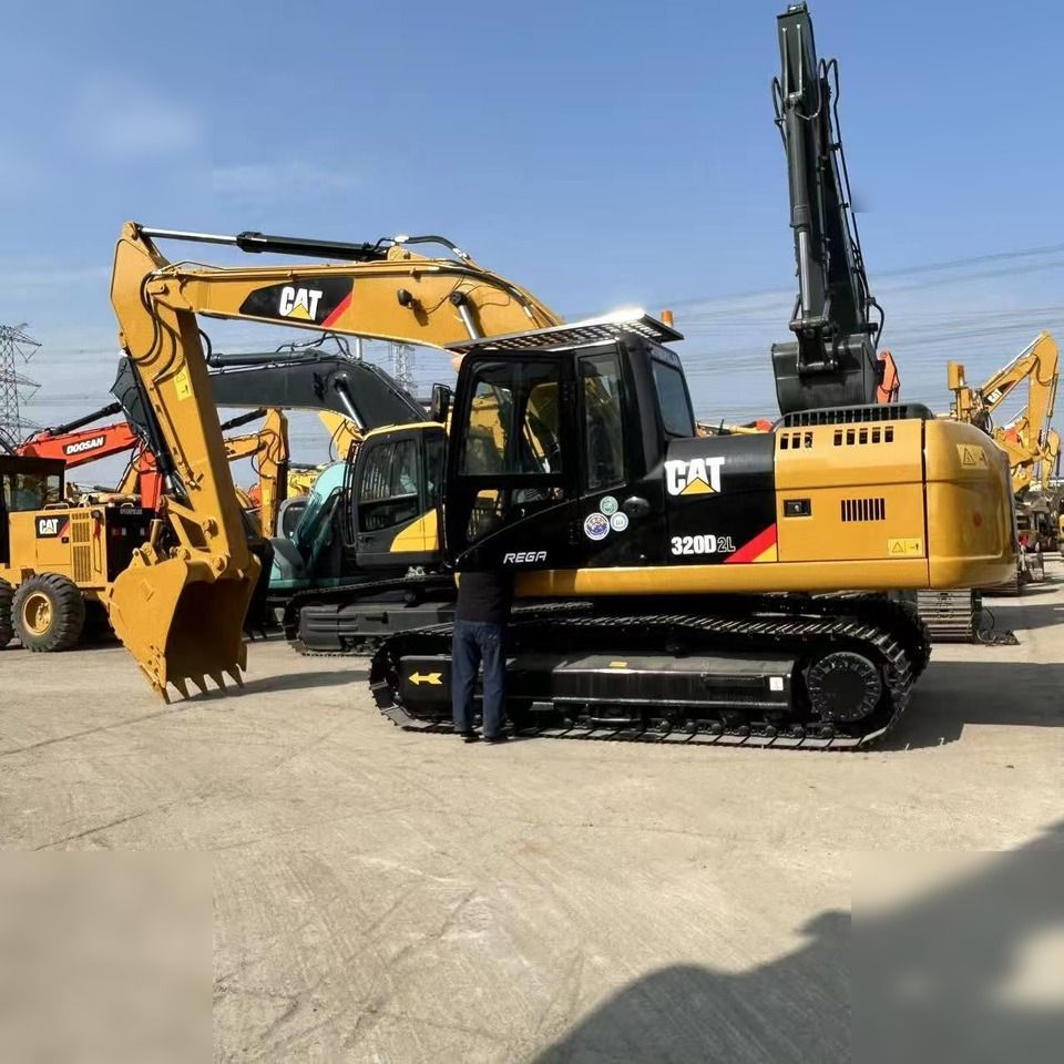 2016 Caterpillar 320D2 Crawler Excavator