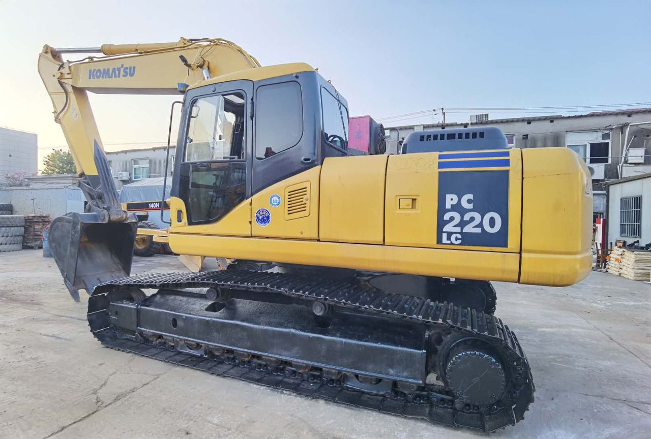 2020 Komatsu PC220-6 Crawler Excavator