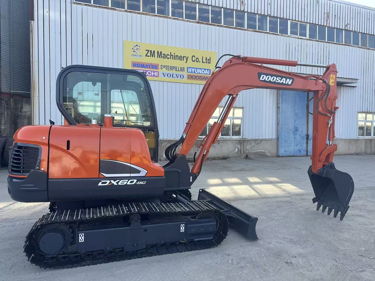 2023 Doosan DH60 Гусеничний екскаватор