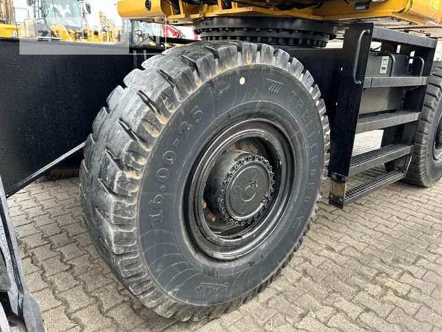 2022 Caterpillar MH3040-07A Material Handler