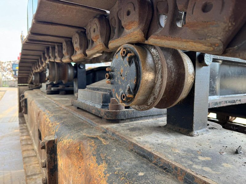 2018 Caterpillar 352F Crawler Excavator