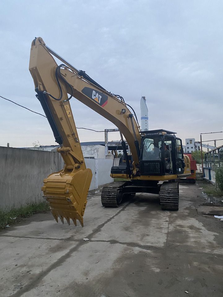 2015 Caterpillar 320D Crawler Excavator