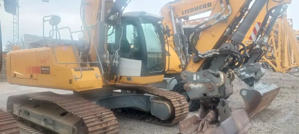 2019 Liebherr R922 LITR. Crawler Excavator