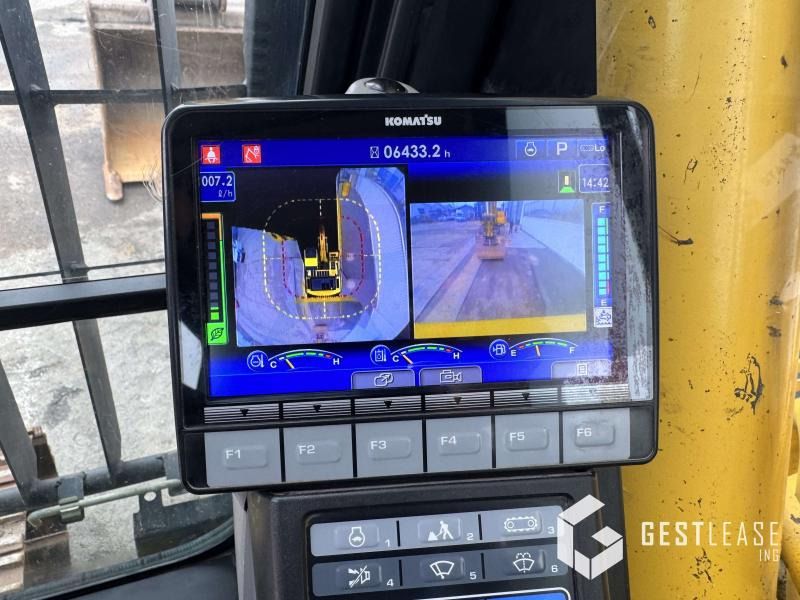 2018 Komatsu PC210LC-11 Crawler Excavator