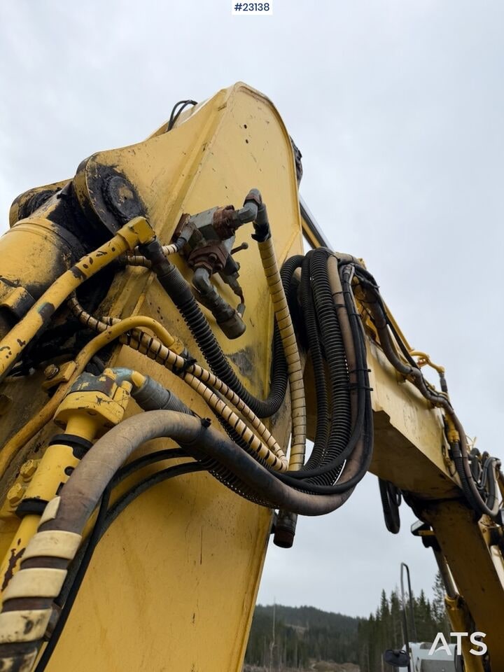 2006 New Holland E235SR Crawler Excavator