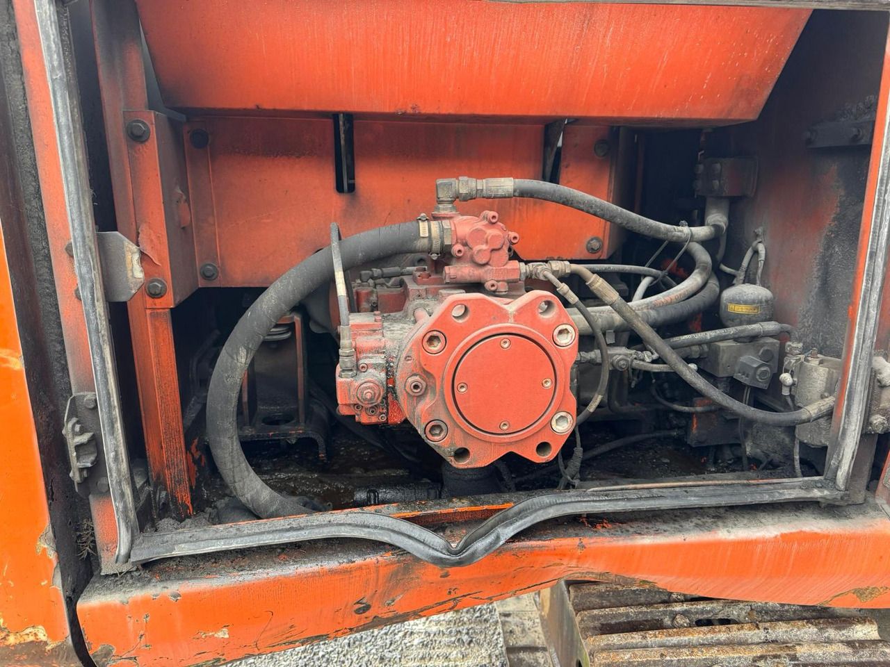 Excavator (2001)