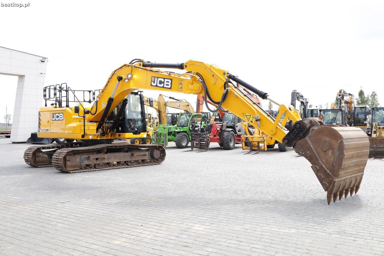 2022 JCB 220X Crawler Excavator