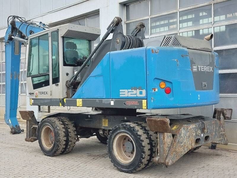 2016 Fuchs MHL320F Material Handler