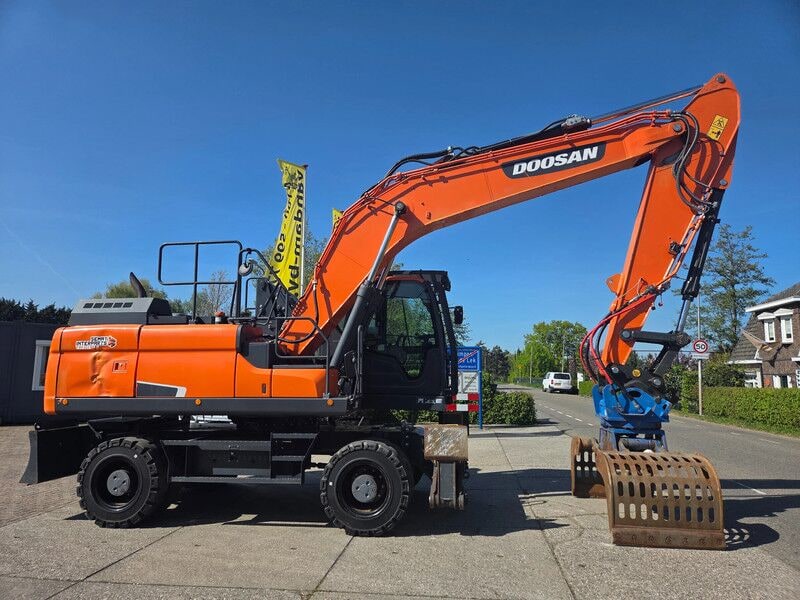 2018 Doosan DX210W-5 Wheel Excavator