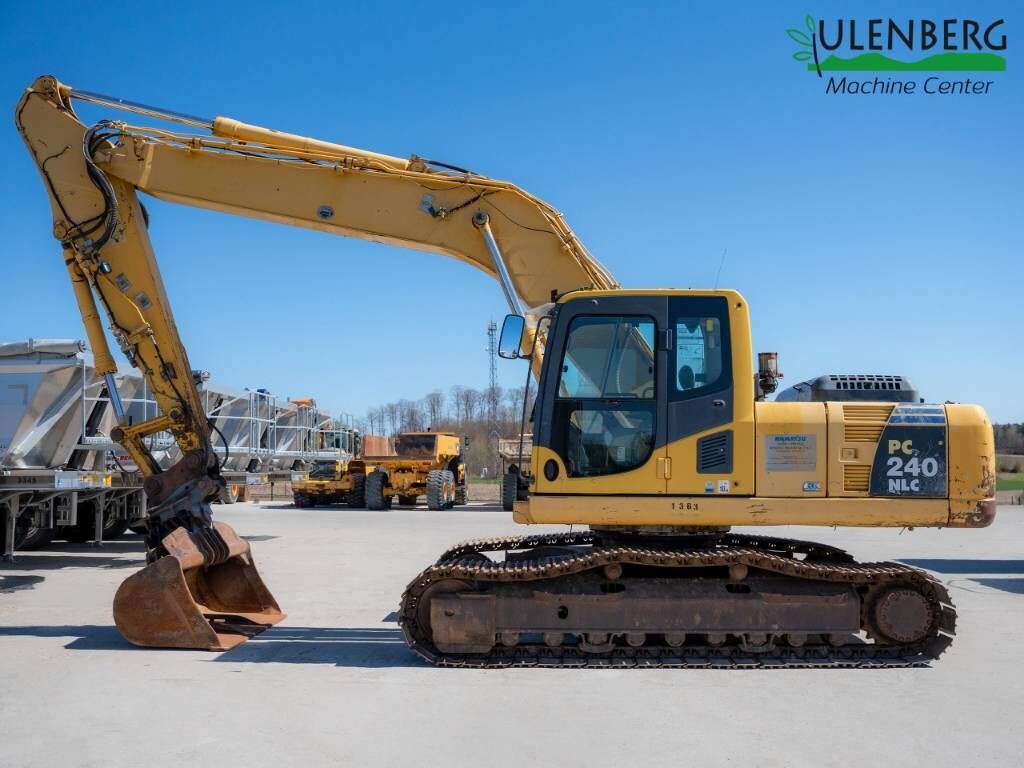 2010 Komatsu PC240NLC-8 Crawler Excavator