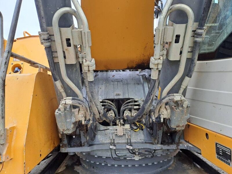 2018 Liebherr R946 Crawler Excavator