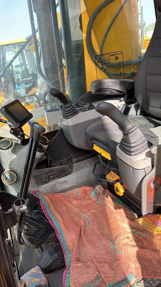 2019 JCB JS220XL