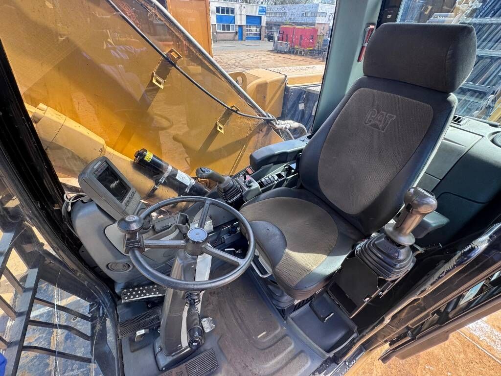 2011 Caterpillar M322D MH Material Handler