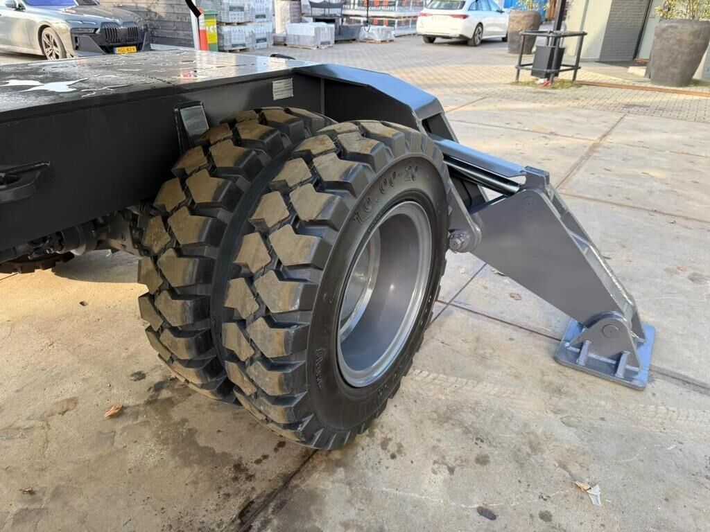 2018 Fuchs MHL331F Material Handler