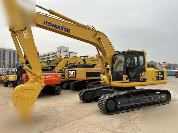 2021 Komatsu PC240LC-8 Crawler Excavator