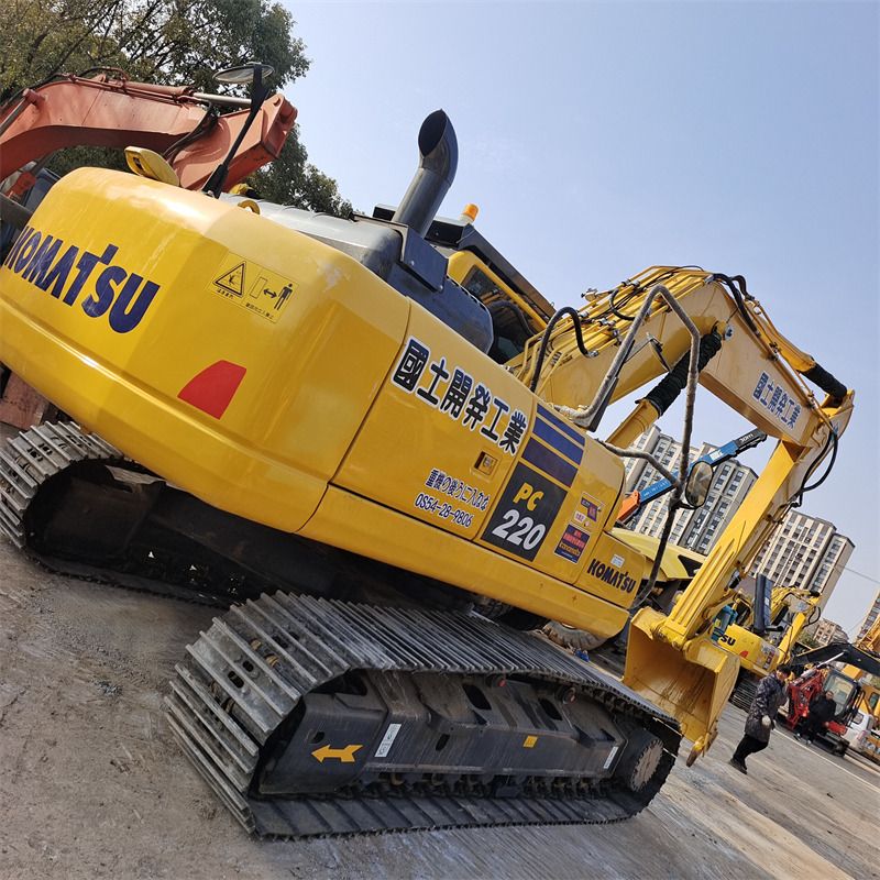 2023 Komatsu PC220-8 Crawler Excavator