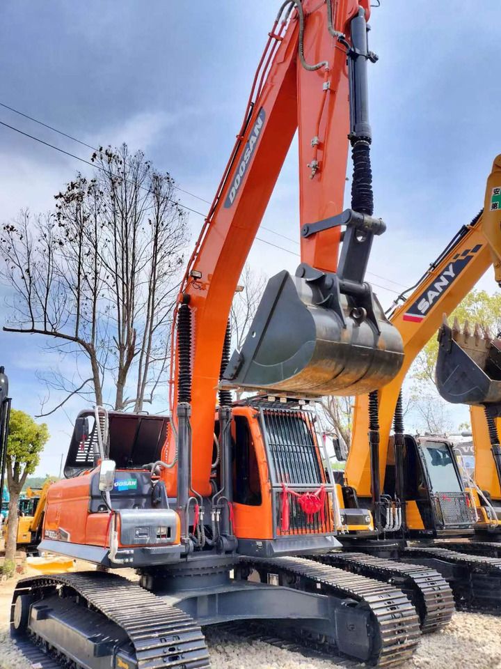 2022 Doosan DX300 Crawler Excavator
