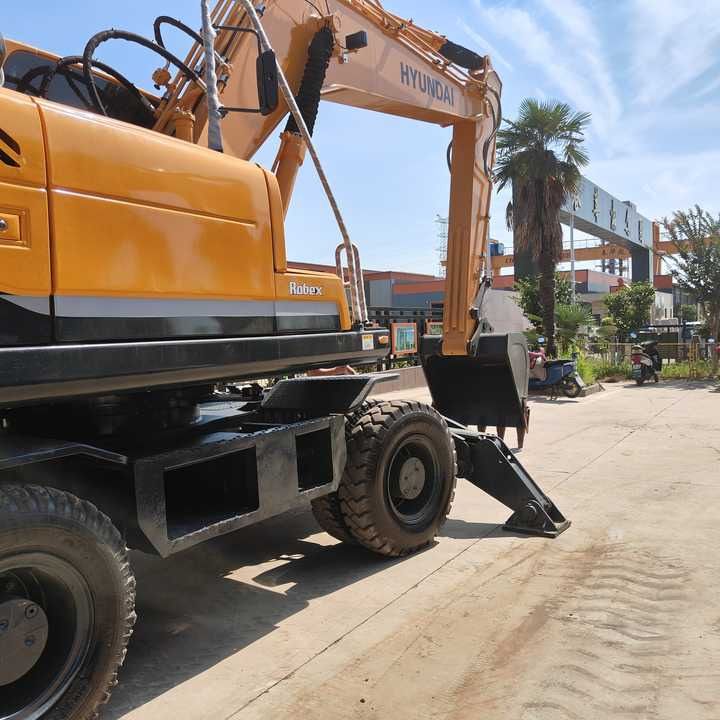 2023 Hyundai 210-9 Wheel Excavator