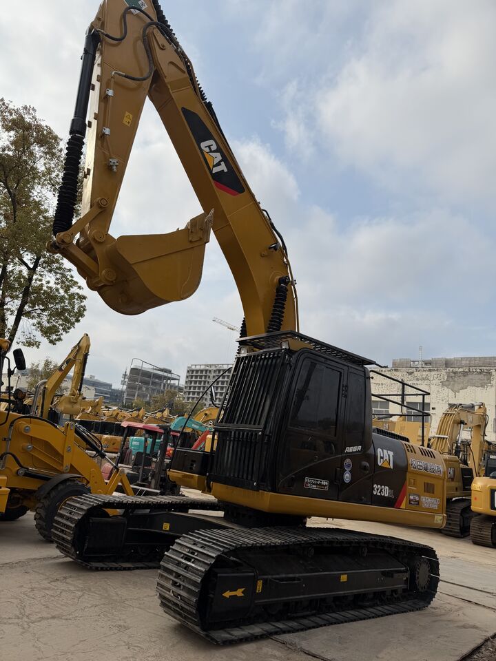 2025 Caterpillar 323D2L Crawler Excavator