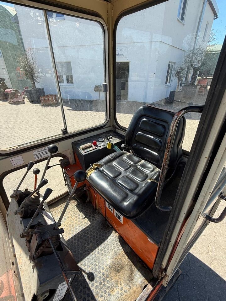 1990 Schaeff HR02 Mini Excavator