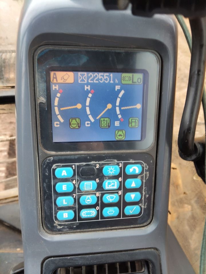 2005 Komatsu PC210 Crawler Excavator