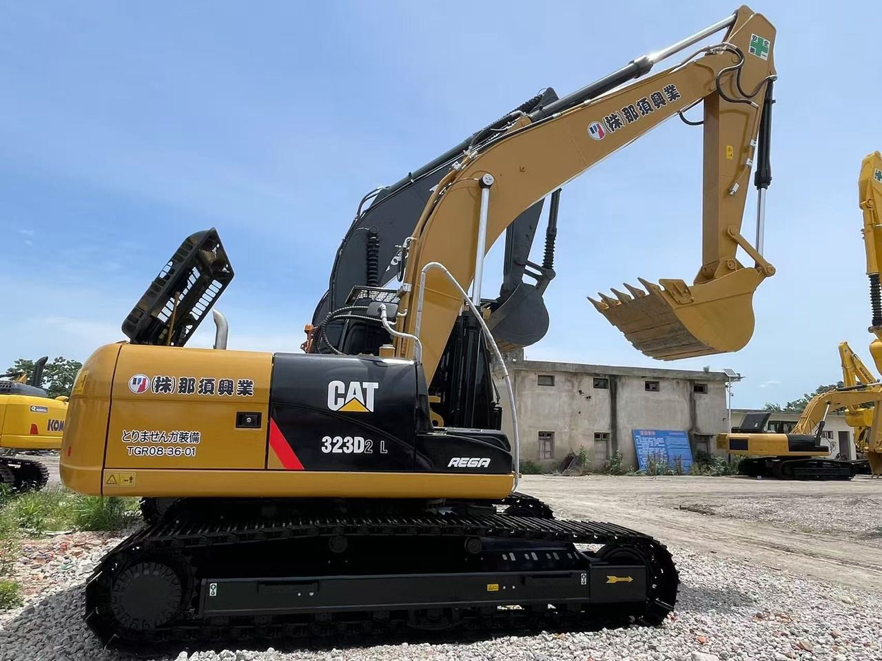 2023 Caterpillar 323D2L Crawler Excavator