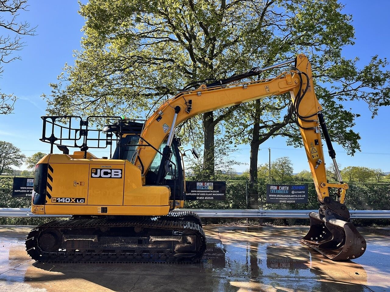 2023 JCB 140X LC Crawler Excavator