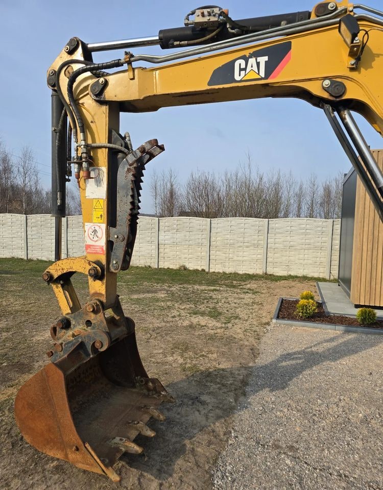 Crawler Excavator Caterpillar (2014)
