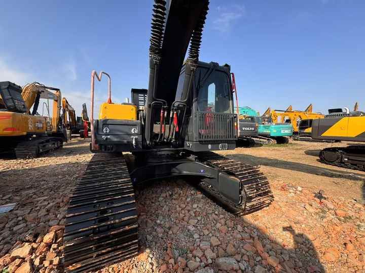 2022 Volvo EC210 Rupsgraafmachine
