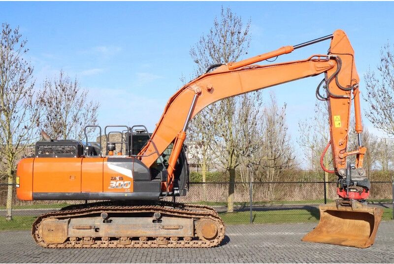 Hitachi ZX300 LC-7 | Rototilt | Bucket (2021)
