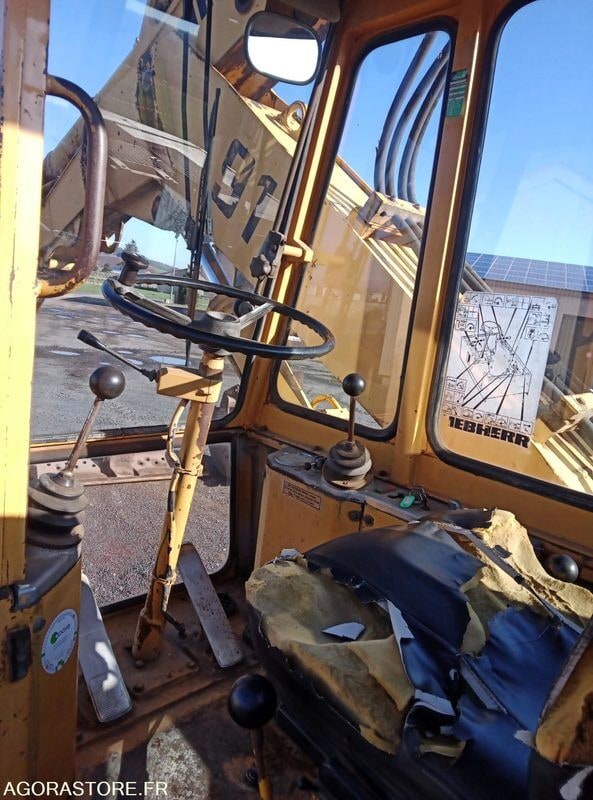 1979 Liebherr 911 Wheel Excavator