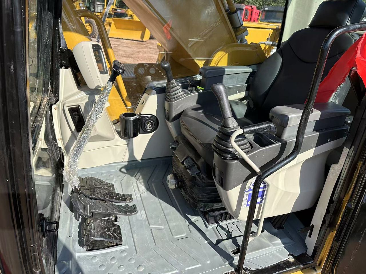 2020 Caterpillar 330CL Crawler Excavator