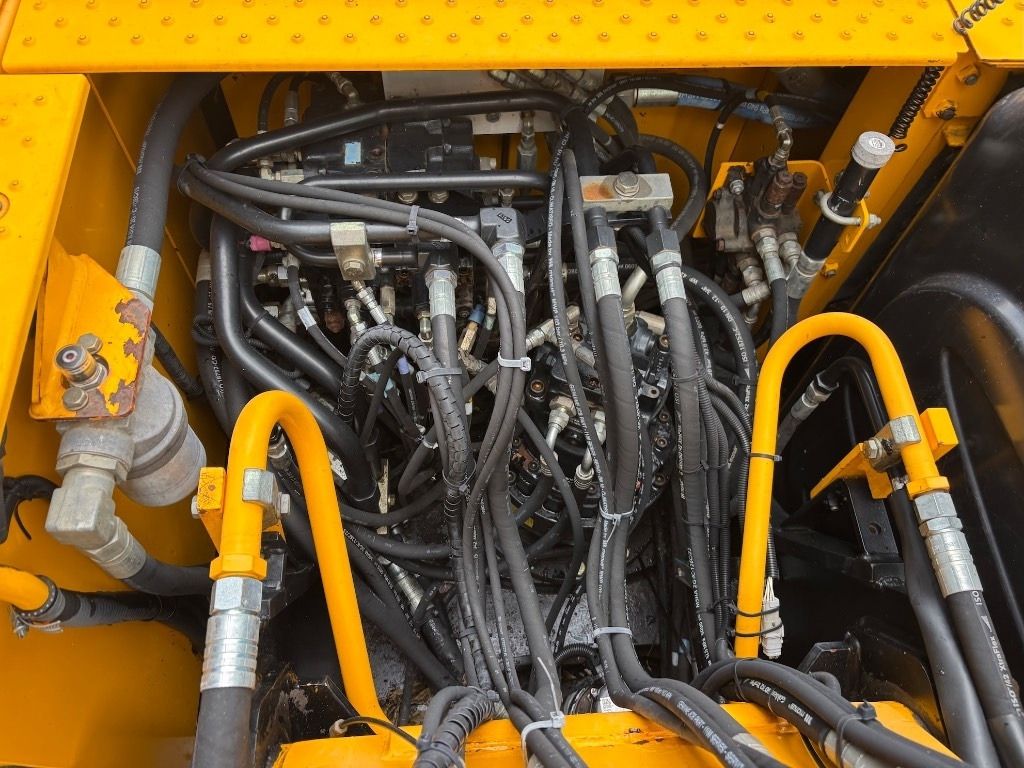 2016 JCB JS145W Wheel Excavator