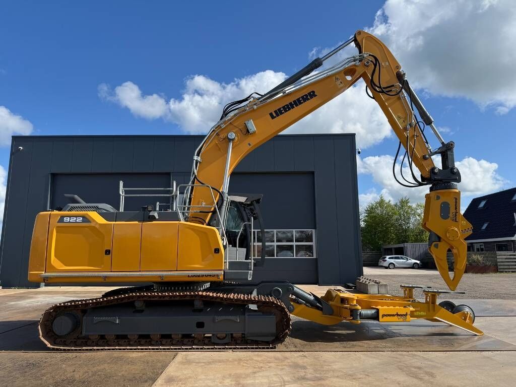 2020 Liebherr R922LC Crawler Excavator