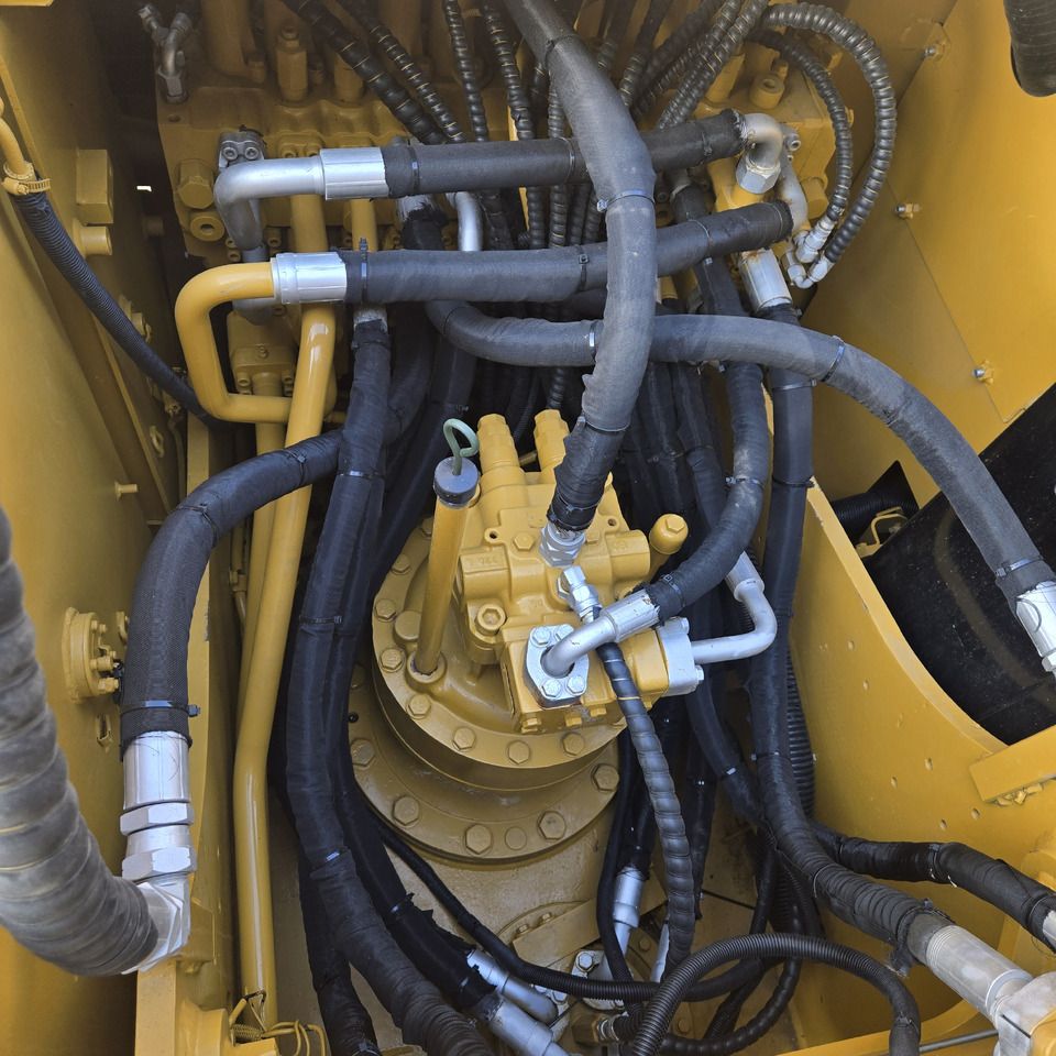 2022 Caterpillar 320D Crawler Excavator