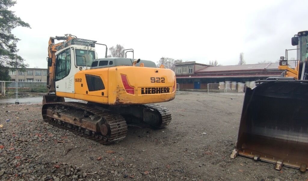 Liebherr 922 Crawler Excavator