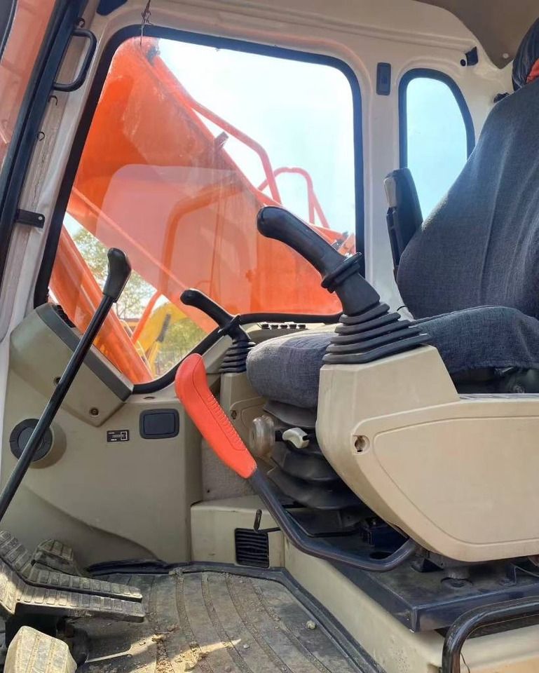 2025 Doosan DH150 Crawler Excavator