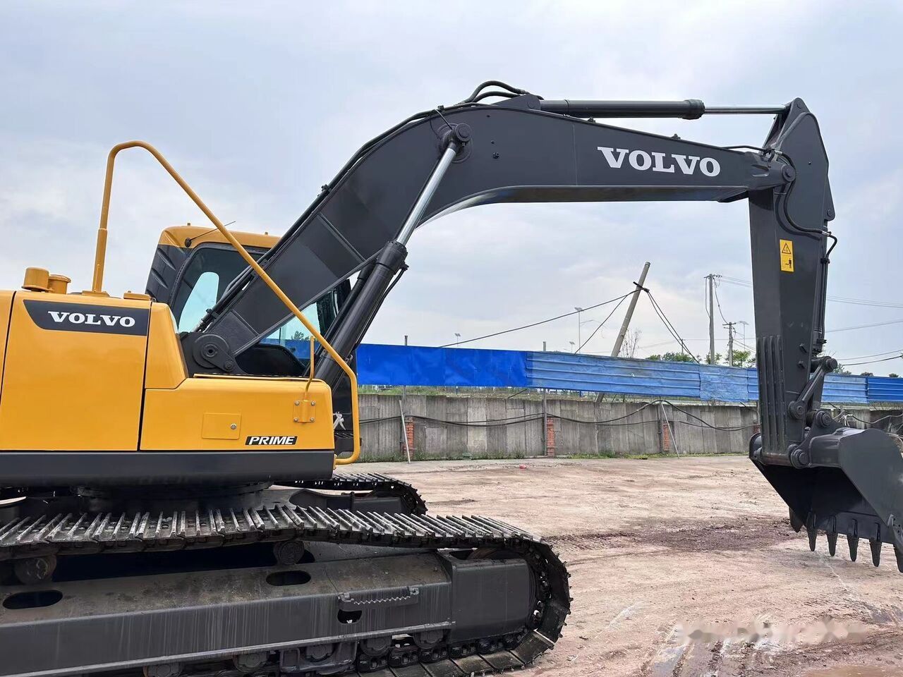 Volvo EC240 Crawler Excavator
