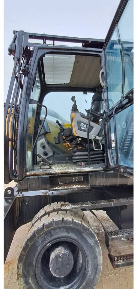 2021 Caterpillar MH3022-07 Wheel Excavator