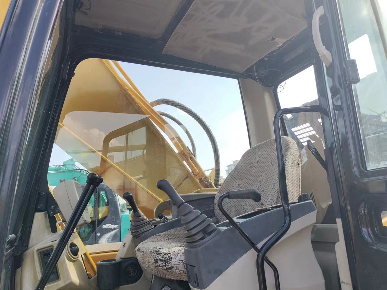 2018 Caterpillar 325C Crawler Excavator