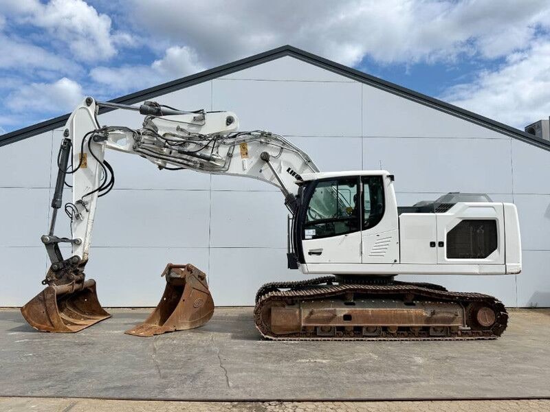 2020 Liebherr R922LC Crawler Excavator