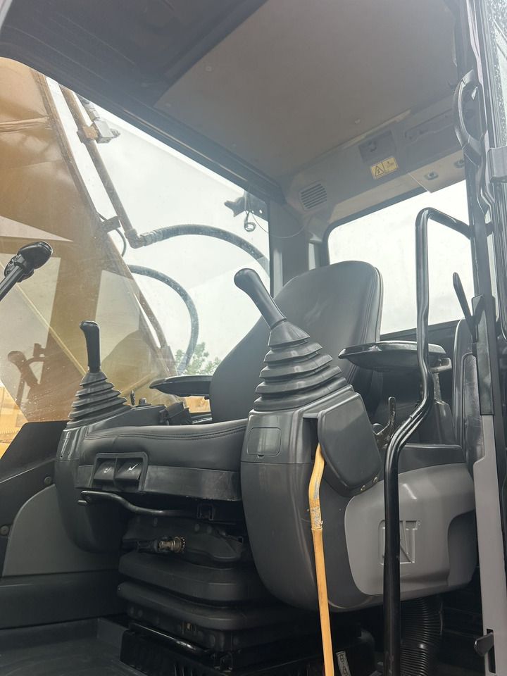 2023 Caterpillar 320D Crawler Excavator