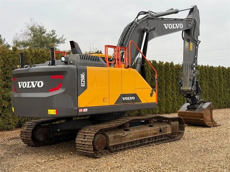 Volvo EC250 Crawler Excavator