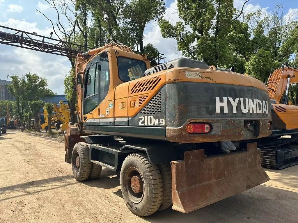 2023 Hyundai R210W-9 Wheel Excavator