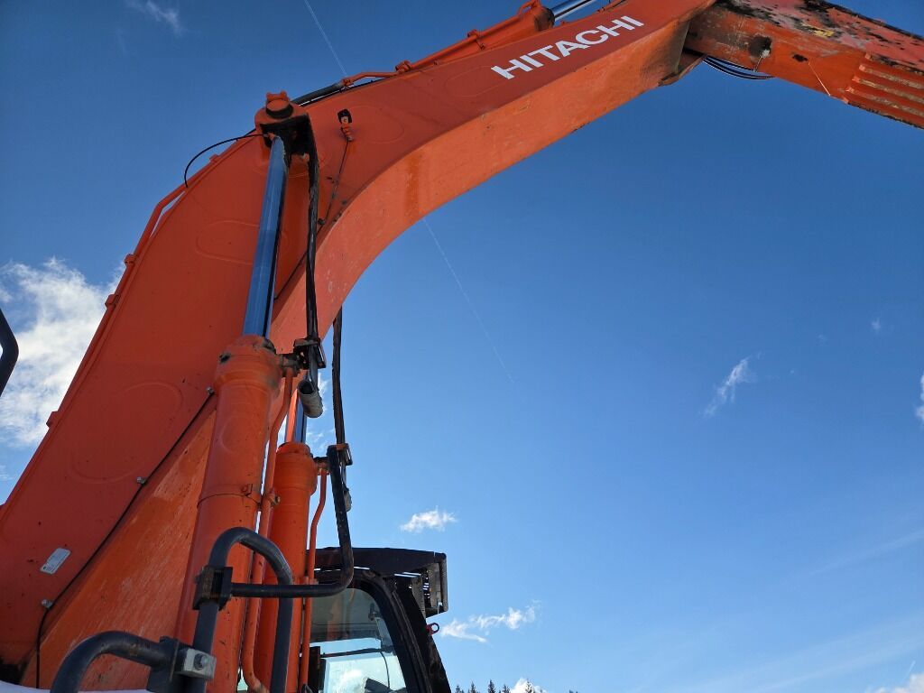 2018 Hitachi ZX690-6 Crawler Excavator